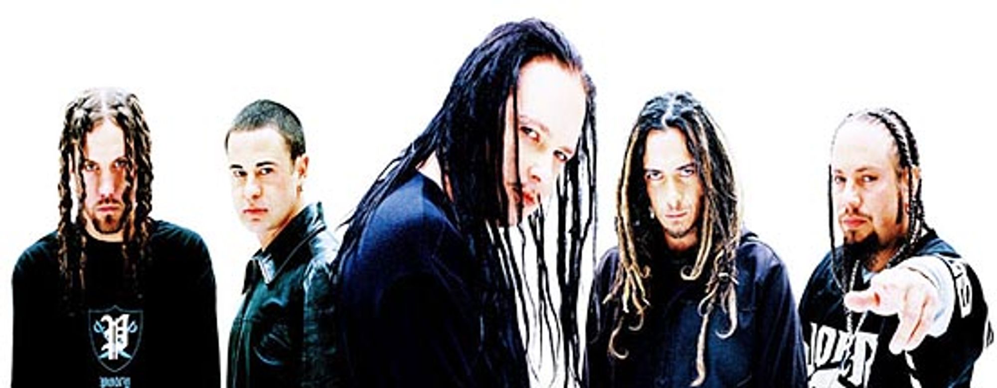 Korn prøver å fremstå som modne og musikalske med denne utgivelsen, men det hele drukner i pubertalt og glattpolert sinne.