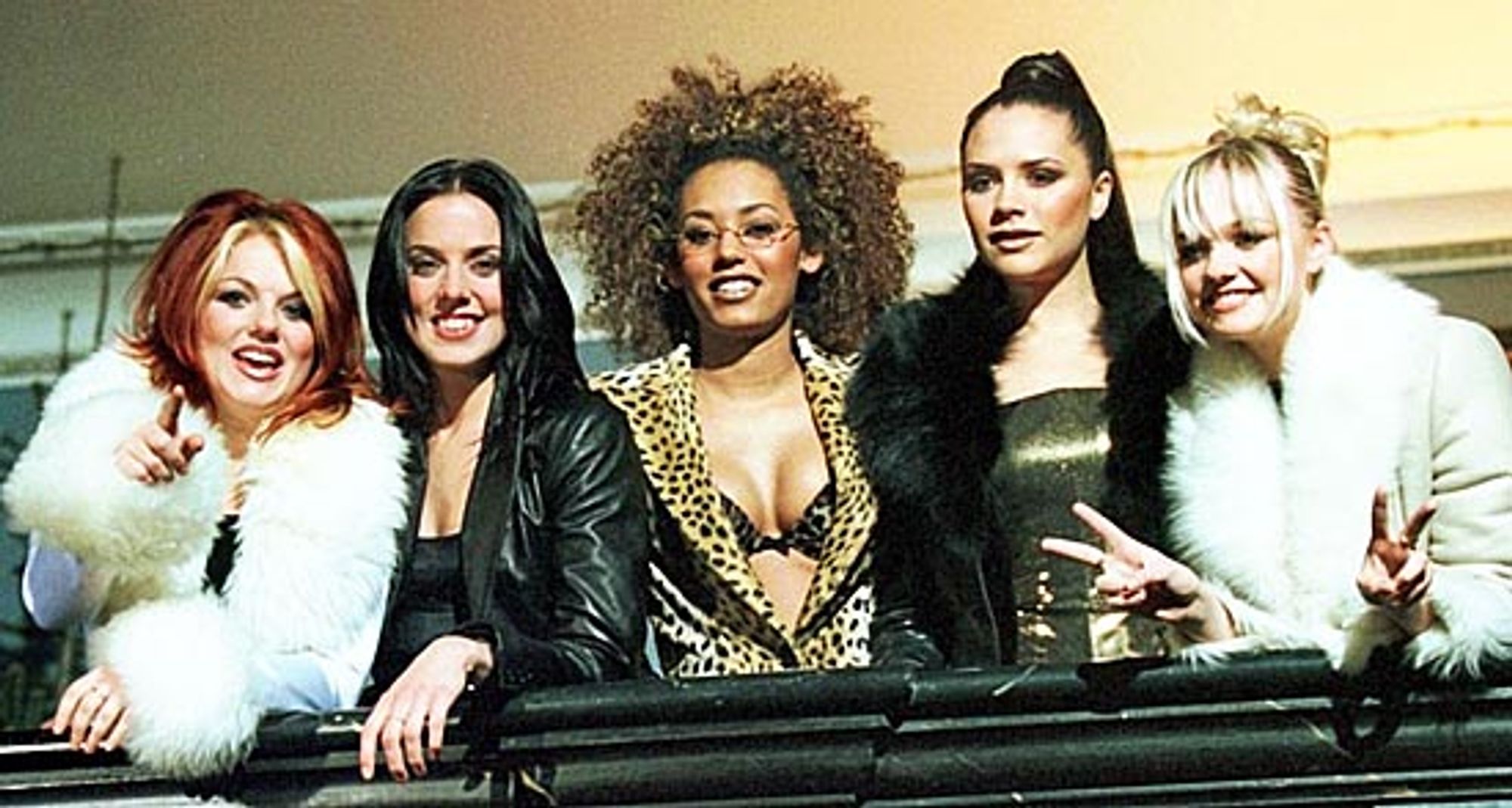Girl Power er på vei tilbake. Spice Girls er fortsatt populære etter mange års fravær, om vi skal ta tempoet på billettsalget som en indikasjon.