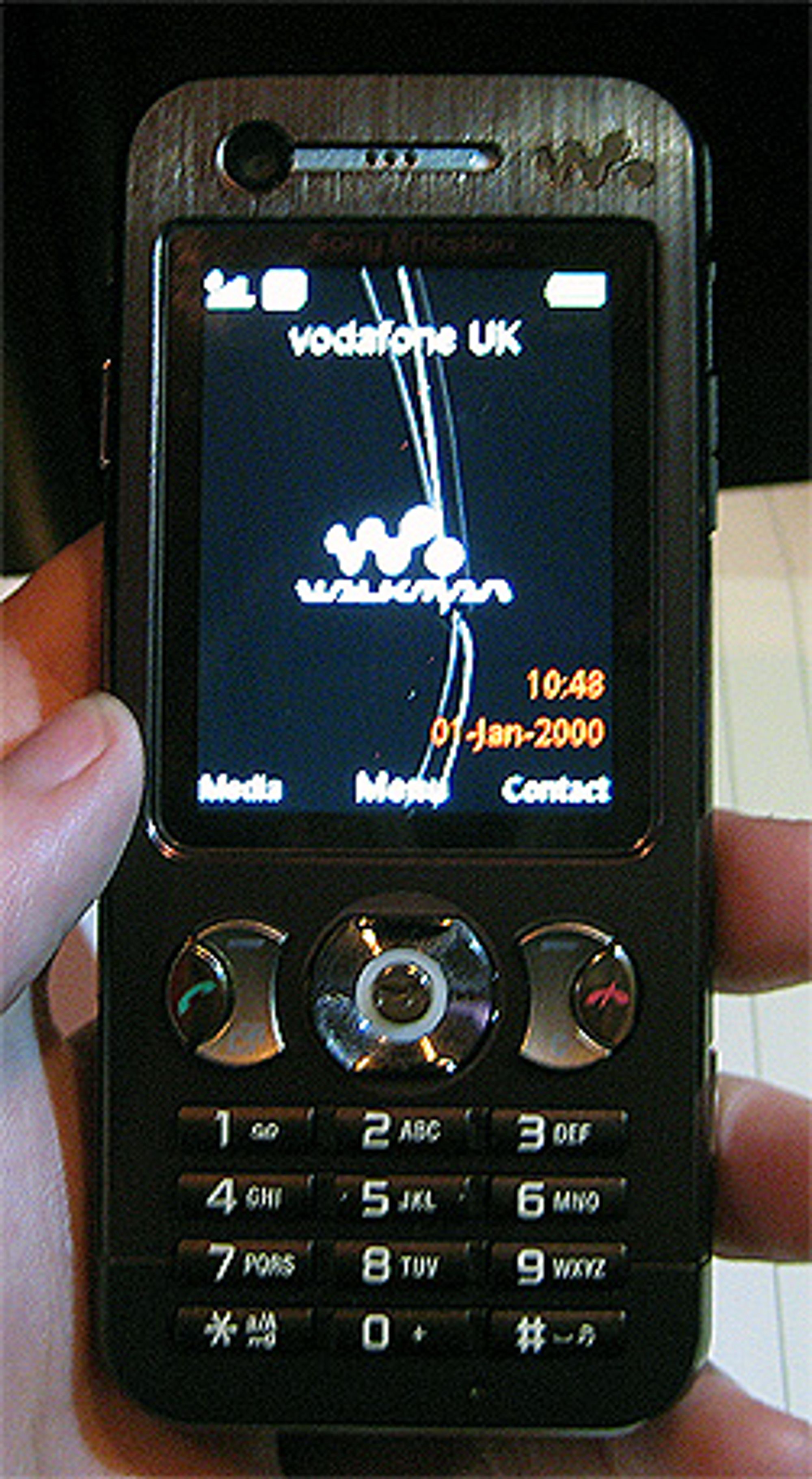 W890i er tynn og lett.