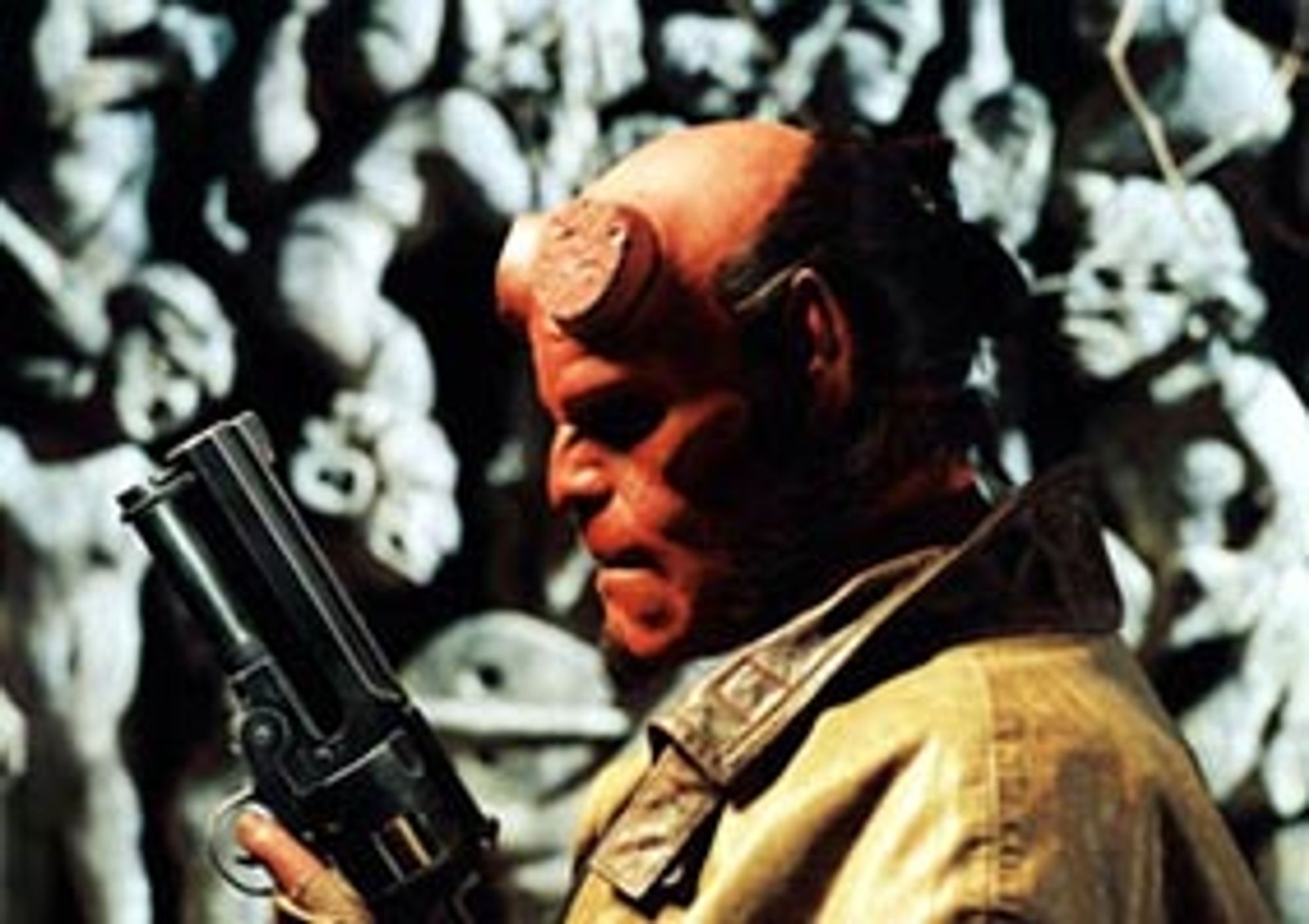 Hellboy skal redde verden, igjen.