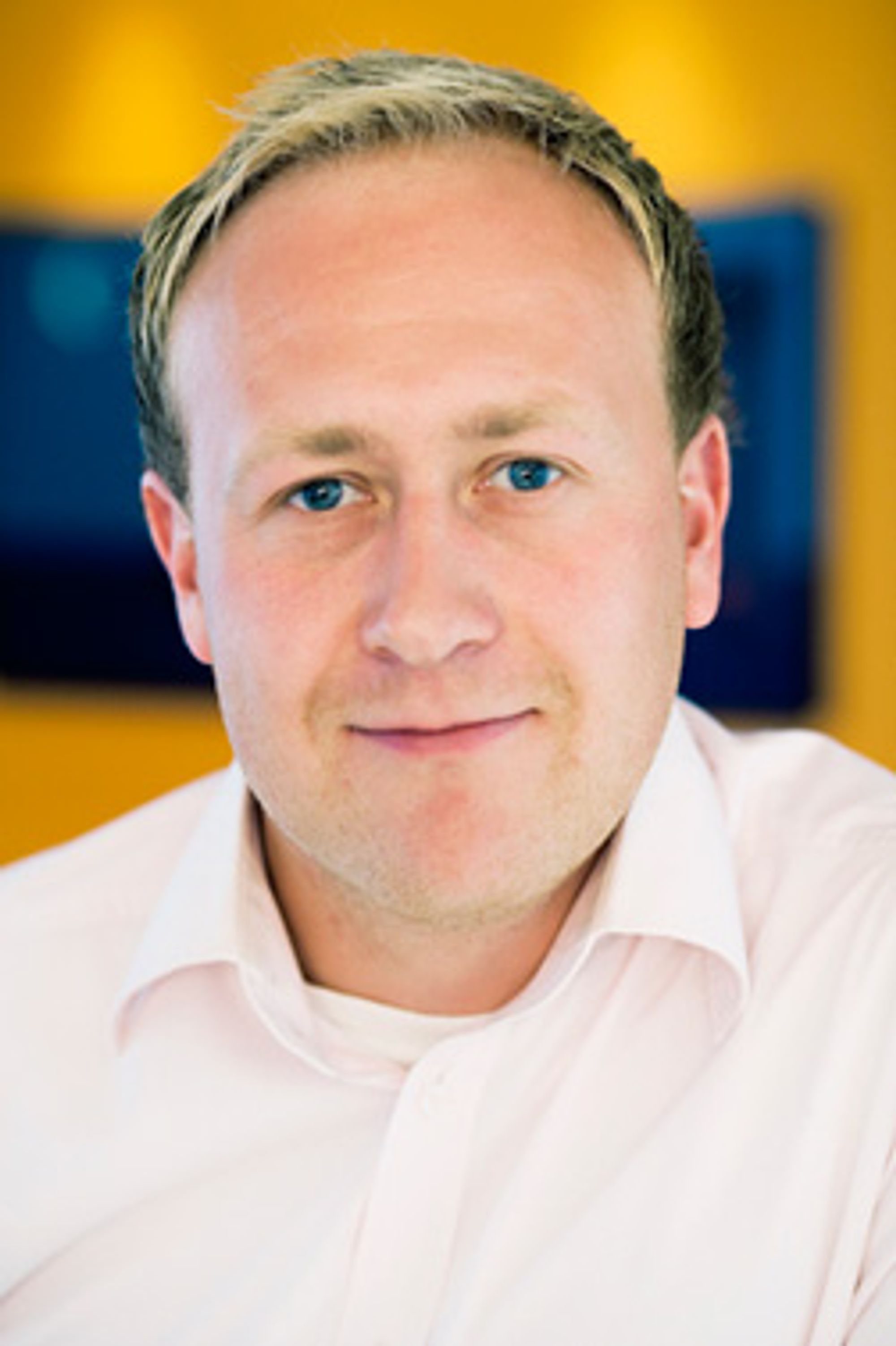 Øyvind Vederhus, kommunikasjonsrådgiver i Netcom, mener kameramobilen gir et mer oppdatert nyhetsbilde og enklere tilgang til informasjon.