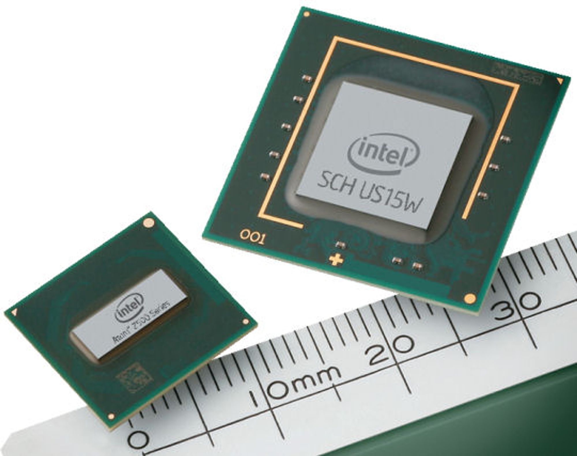 Intel Atom til venstre,