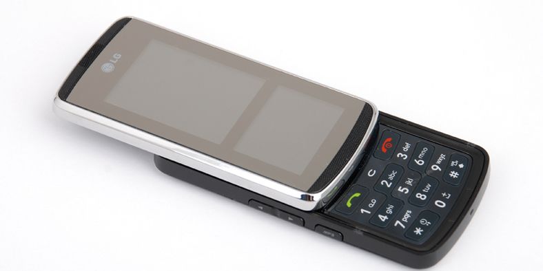 Skjermforsiden blir speilblank når telefonen er inaktiv.