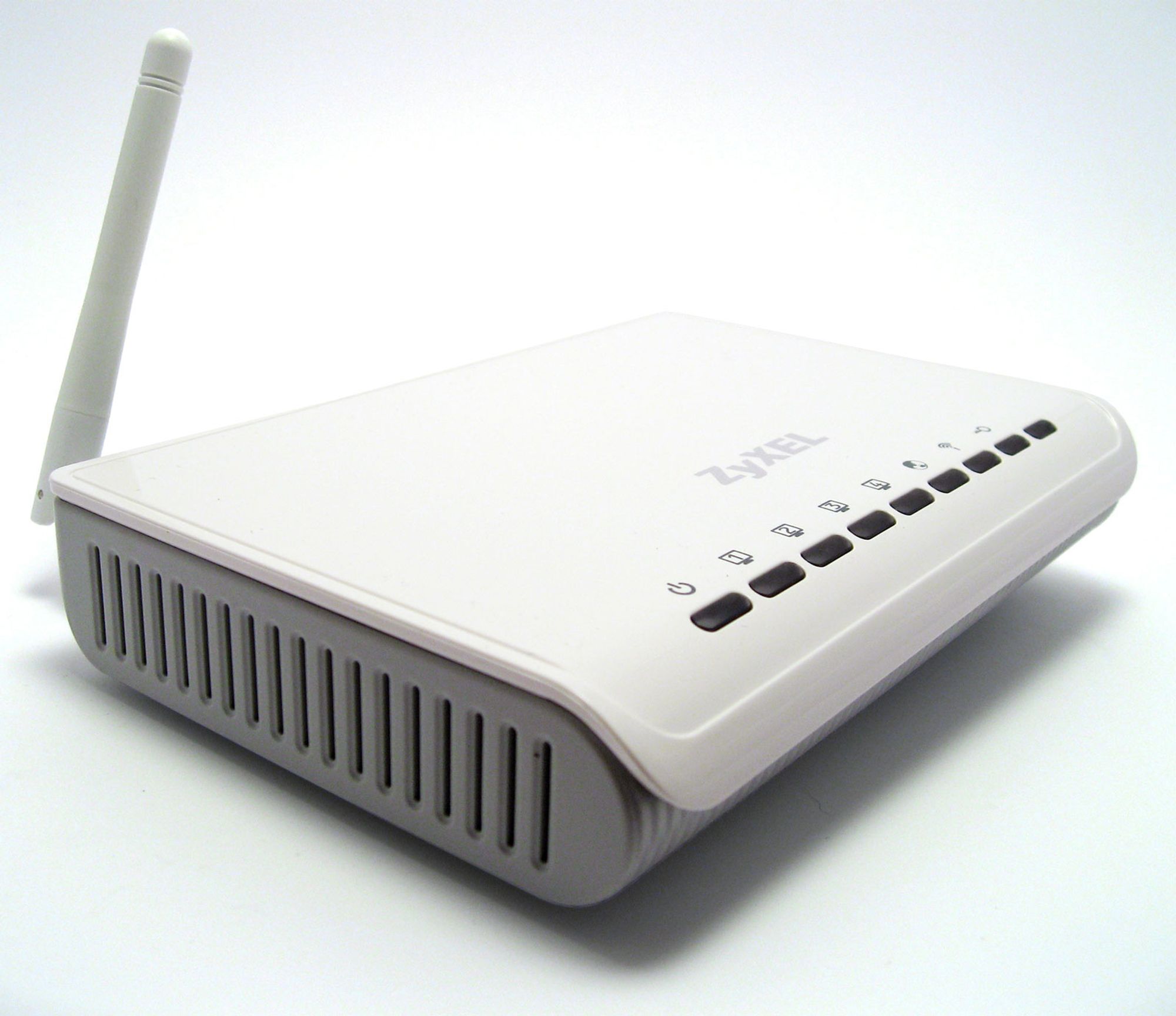 TEST: Seks rutere for under femhundrelappen - Zyxel NBG334W - Tek.no