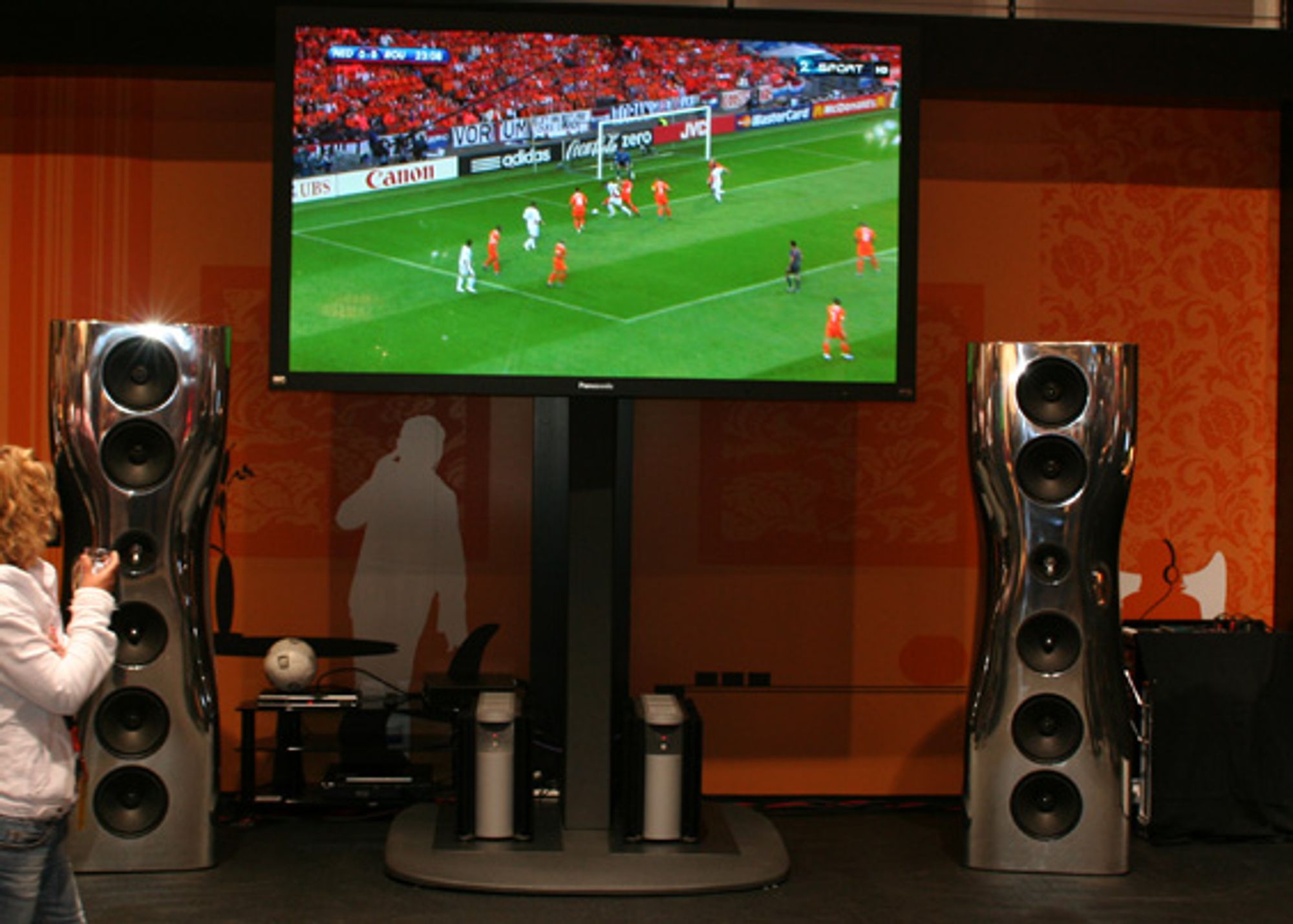 Verdens største full HD plasma-TV.