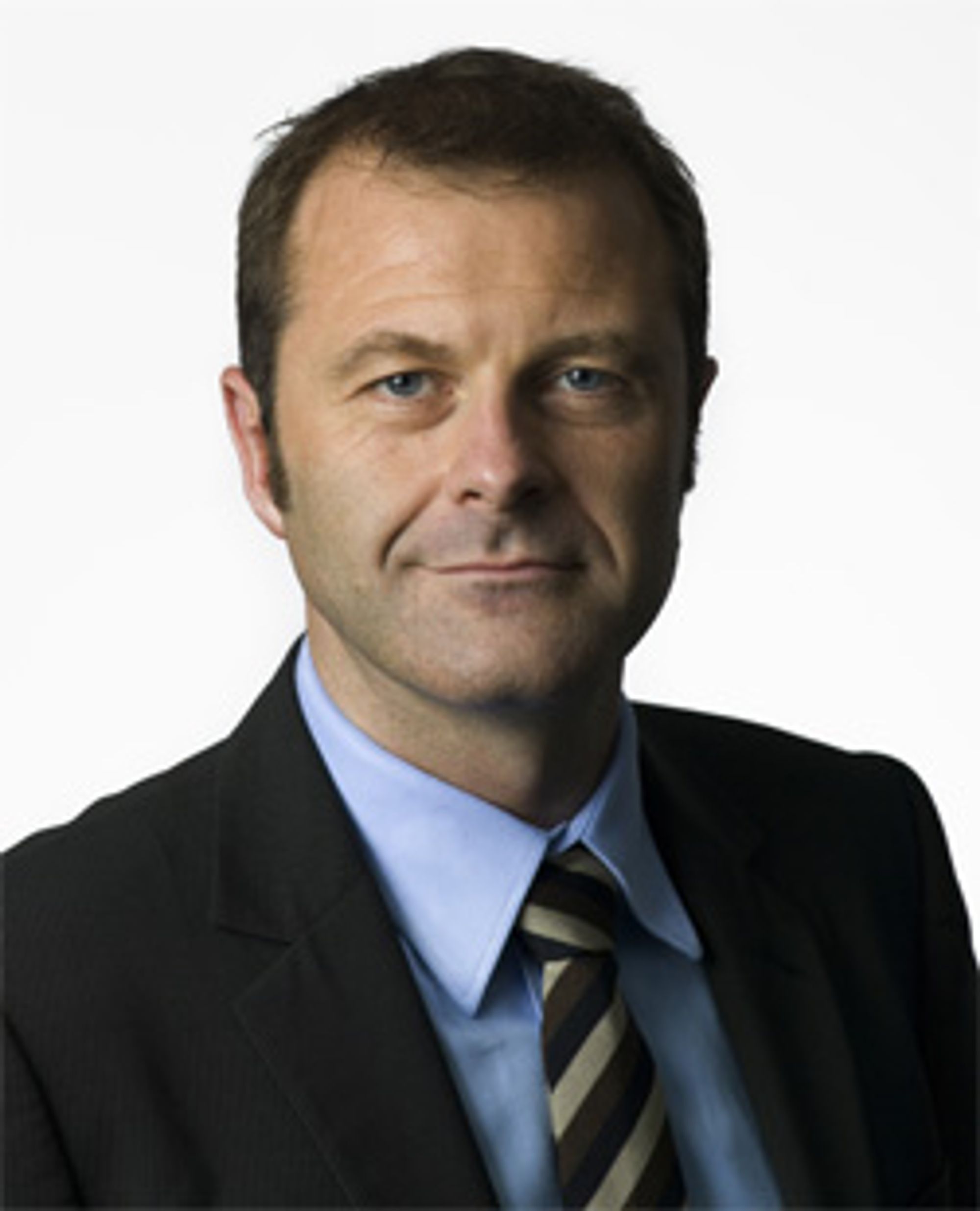 Telenors Atle Lessum informerer om at de jobber mot denne typen svindel.