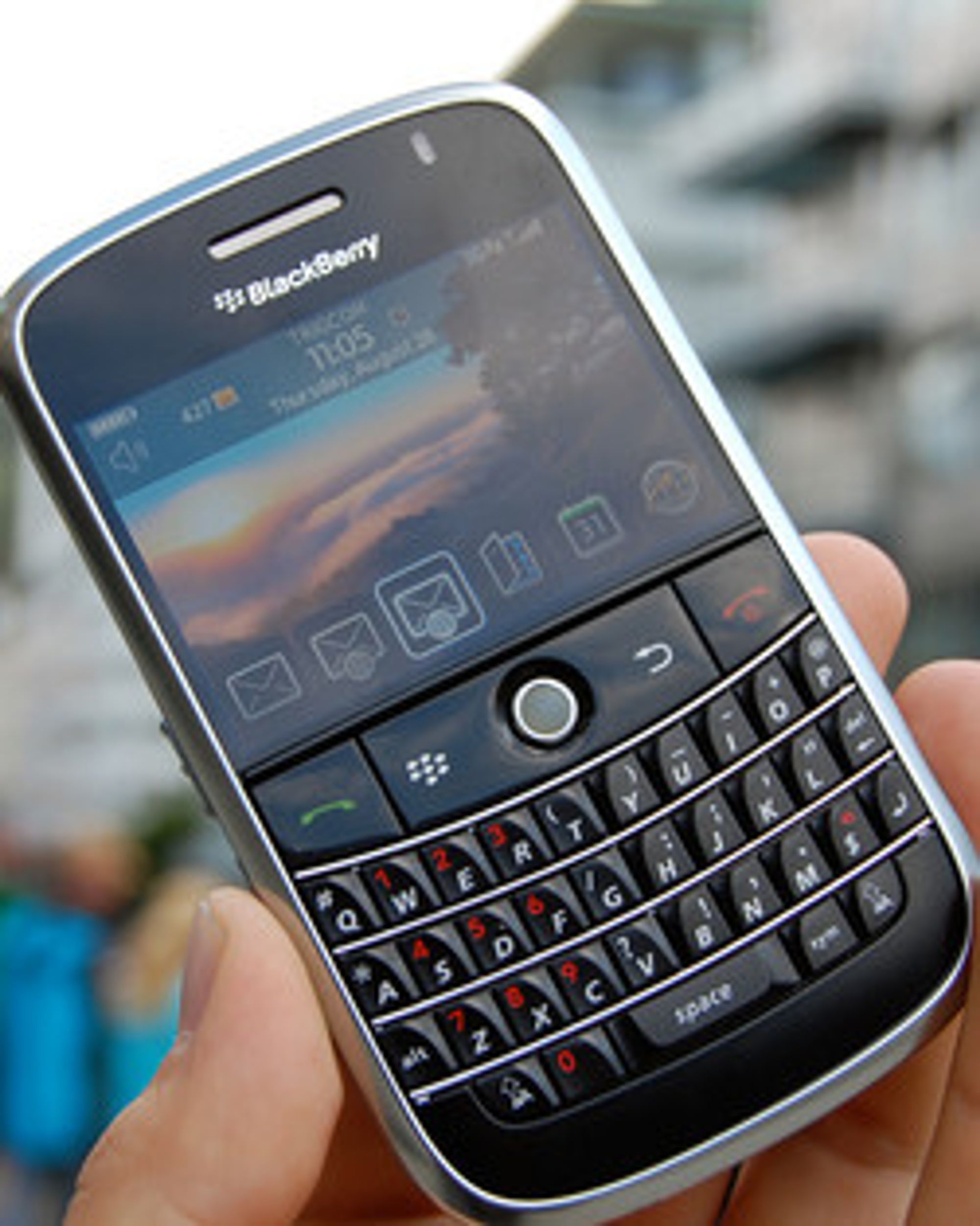 Balckberry Bold er en lekker e-postmobil.
