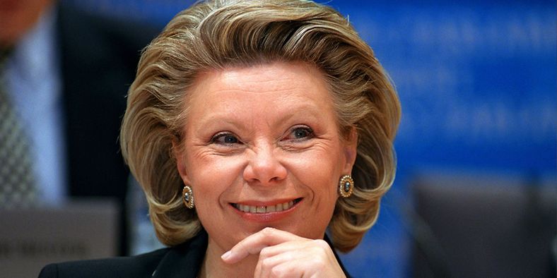 Viviane Reding ønsker seg lavere SMS-priser mellom EU-landene.