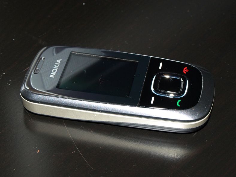 Nokia 2680 er en billig telefon med godt innhold.