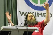 Se Stallman live på nettet 