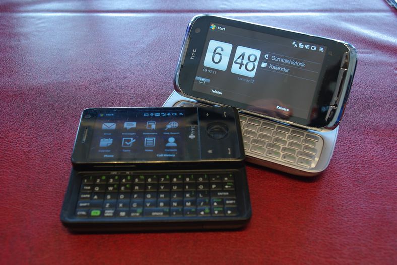Touch Pro 2 (til høyre) er ganske mye større enn forgjengeren Touch Pro (til venstre)