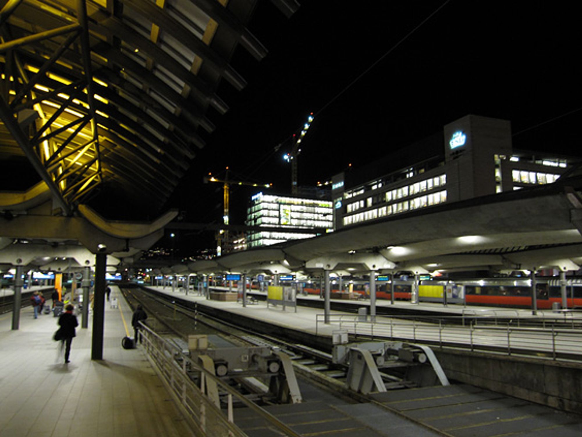 Perrongene på Oslo-S eies av Jernbaneverket