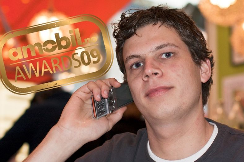 Juryleder Einar Eriksen har kåret Sony Ericsson W995 til Årets mobiltelefon, sammen med resten av Amobil-juryen.