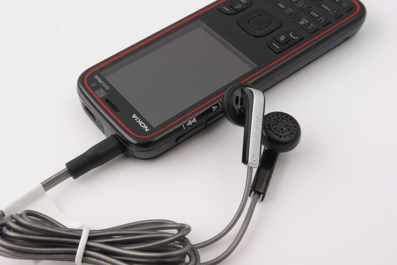 Nokia 5630 Xpressmusic er god på musikk, men bommer på enkelte andre områder.