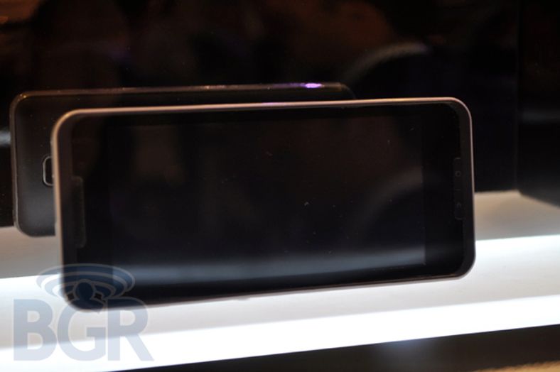 LG GW990 - atomdrevet surfemaskin (foto: boygeniusreport)