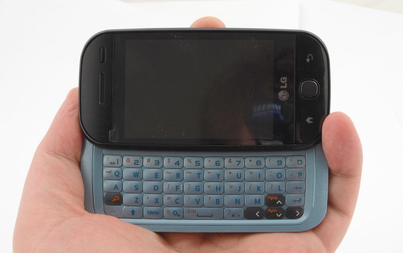 Android-mobil med fulltastatur