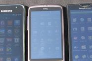 Super-AMOLED i gresk skjermduell