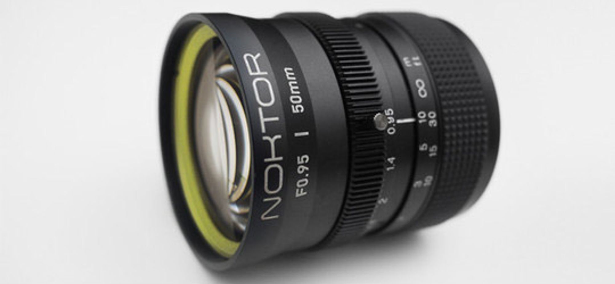 Noktor 50mm f/0,95 gjør deg attraktiv i følge en undersøkelse.