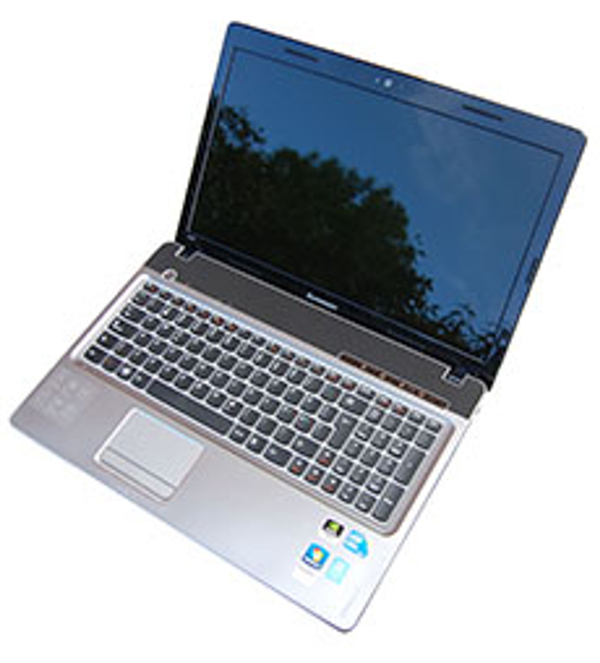 Lenovo Ideapad Z560 er førstemann ut på den nye testbenken!
