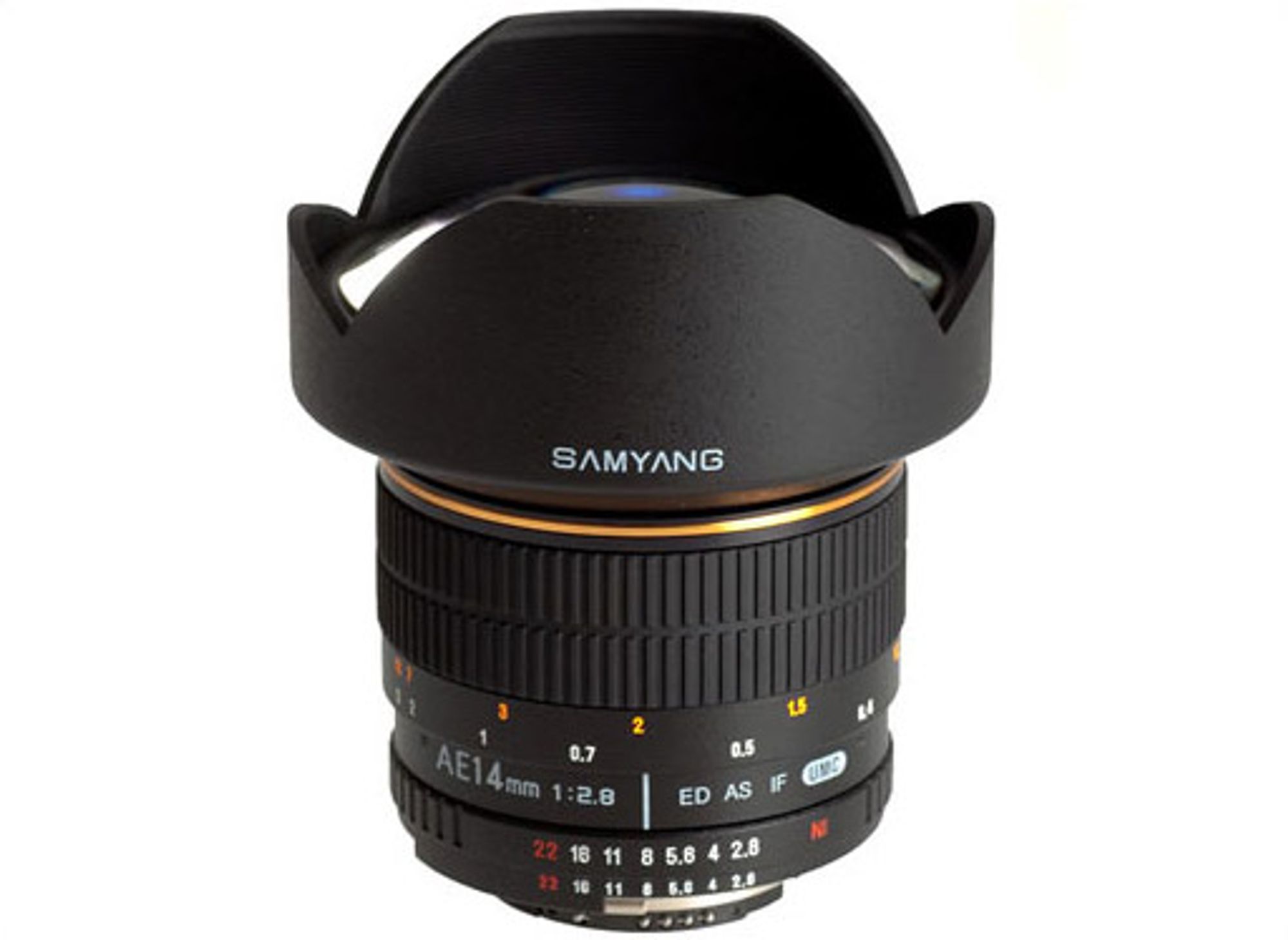 Samyang AE 8mm f/2,8 kan brukes både på FX- og DX-kamera fra Nikon. FOTO: Produsenten.