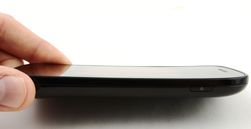 Samsung Nexus S har en bøyd skjerm. (Foto: Einar Eriksen)