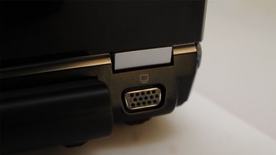 VGA-port bak på laptopen