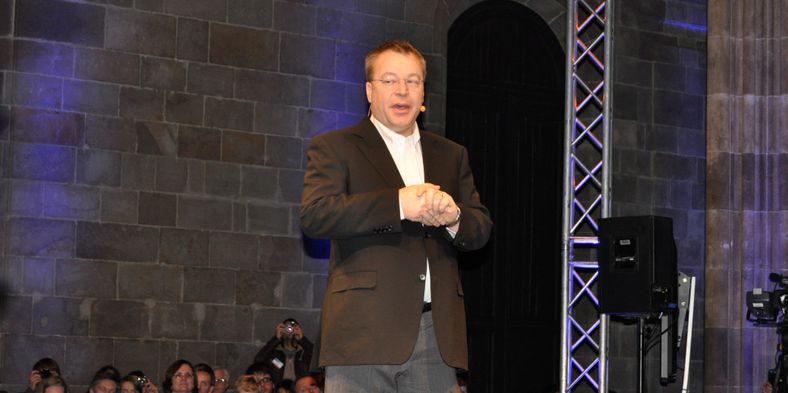 Nokia-sjef Stephen Elop har etter alt å dømme grunn til å gni seg i hendene etter avtalen med Microsoft. (Foto: Finn Jarle Kvalheim)