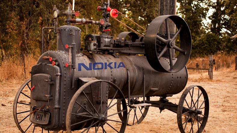 Damptraktorens tid er forbi - men Nokia kan komme til å hente den resistive skjermen frem fra glemselen. 