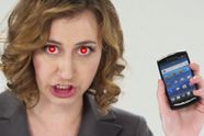 Se de morsomme Xperia Play-reklamene