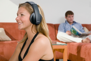 Stilrent surround-hodesett fra Sony