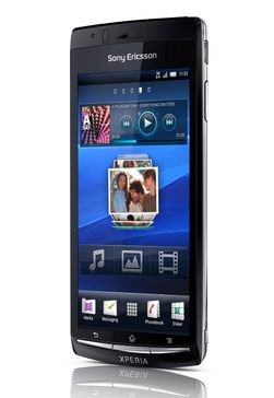 Også svenskene er representert. Sony Ericsson Xperia Arc gjør det skarpt.
