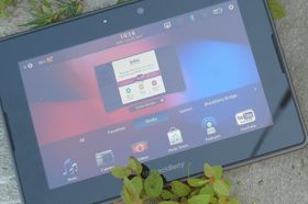 BlackBerry 10 er basert på samme operativsystem som kjører i BlackBerry PlayBook. Nettbrettet hadde sine ulemper, men brukeropplevelsen i menyene var bortimot uslåelig.