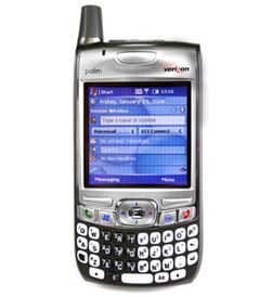 Palm Treo 700w var Palms første PDA/telefon med Windows Mobile. Alle tidligere enheter hadde Palms eget operativsystem.