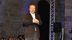 Nokias Stephen Elop forteller om overgangen til Windows Phone 7 på Mobile World Congress i februar.