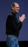 Steve Jobs var med på å starte Apple, og etter å ha vært ute av selskapet noen år, har han de siste årene vært synonym med selskapets suksess - spesielt med produktene iPod og iPhone.