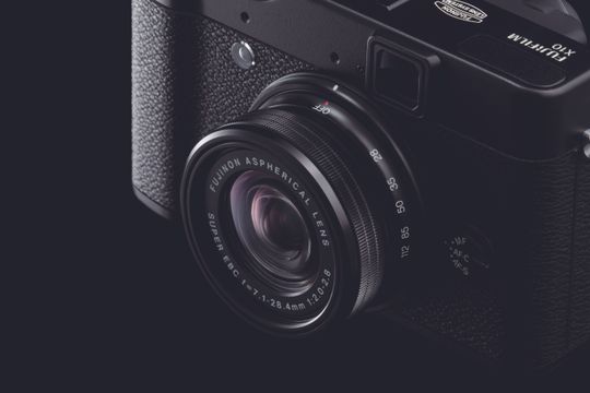 Fujifilm FinePix X10.