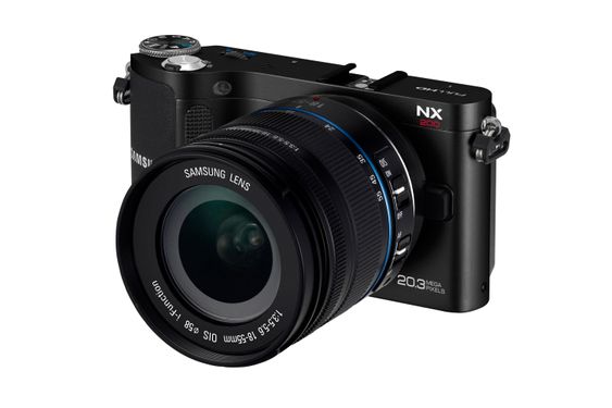 Samsung NX200.