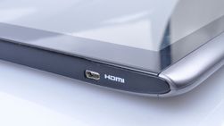 Nettbrettet kan spille full HD til TV-skjerm via HDMI.
