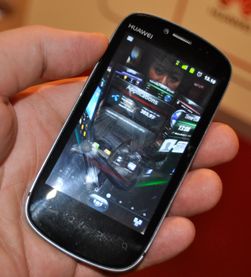 SPB Shell 3D gir deg en karusell med startskjermer som kan snurres rundt. Du velger selv om du vil bruke denne eller vanlig Android-meny.