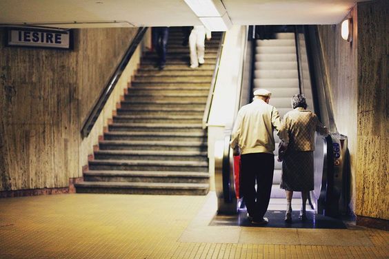 Winner - 'Signs, stairs, subway, seconds, strangers, spontaneous. Lovers walking up the stairs - growing old, growing young'. Foto: Meyrem Bulucek ( BULLS ) 