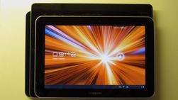 Bakerst, Galaxy Tab 10.1, i midten iPad 2 og på toppen Galaxy Tab 8.1. Størrelsesforskjellene er ikke enorme, men de er likevel merkbare.