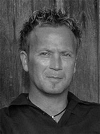 Svein Ingebretsen i Lapback har løsningen som trygger mobilen din uten at du trenger å tenke på det selv.
