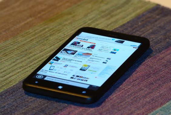 Nettleseren er Internet Explorer, to ord som kanskje skaper grøsninger hos enkelte. Men vi synes det fungerer i Windows Phone. (Foto: Einar Eriksen)