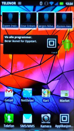 Motorola har gjort store endringer på grensesnittet. Øverst er hurtigkontaktene.