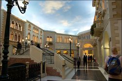 Mye av messen finner sted på The Venetian.