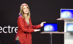 Tami Reller viser frem Windows 8