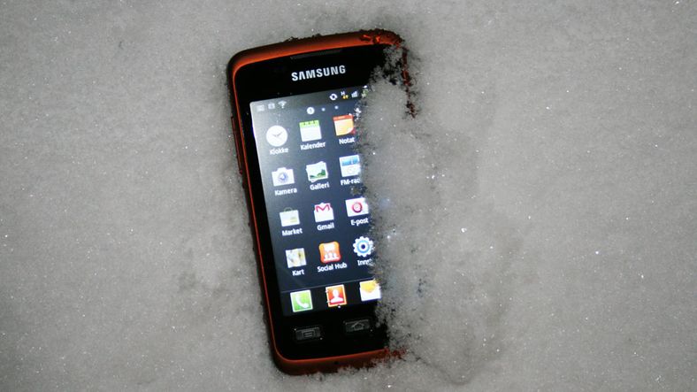 Denne mobilen tåler vann og snø