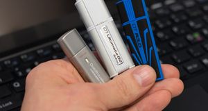Test: Tre forskjellige minnepinner under lupen