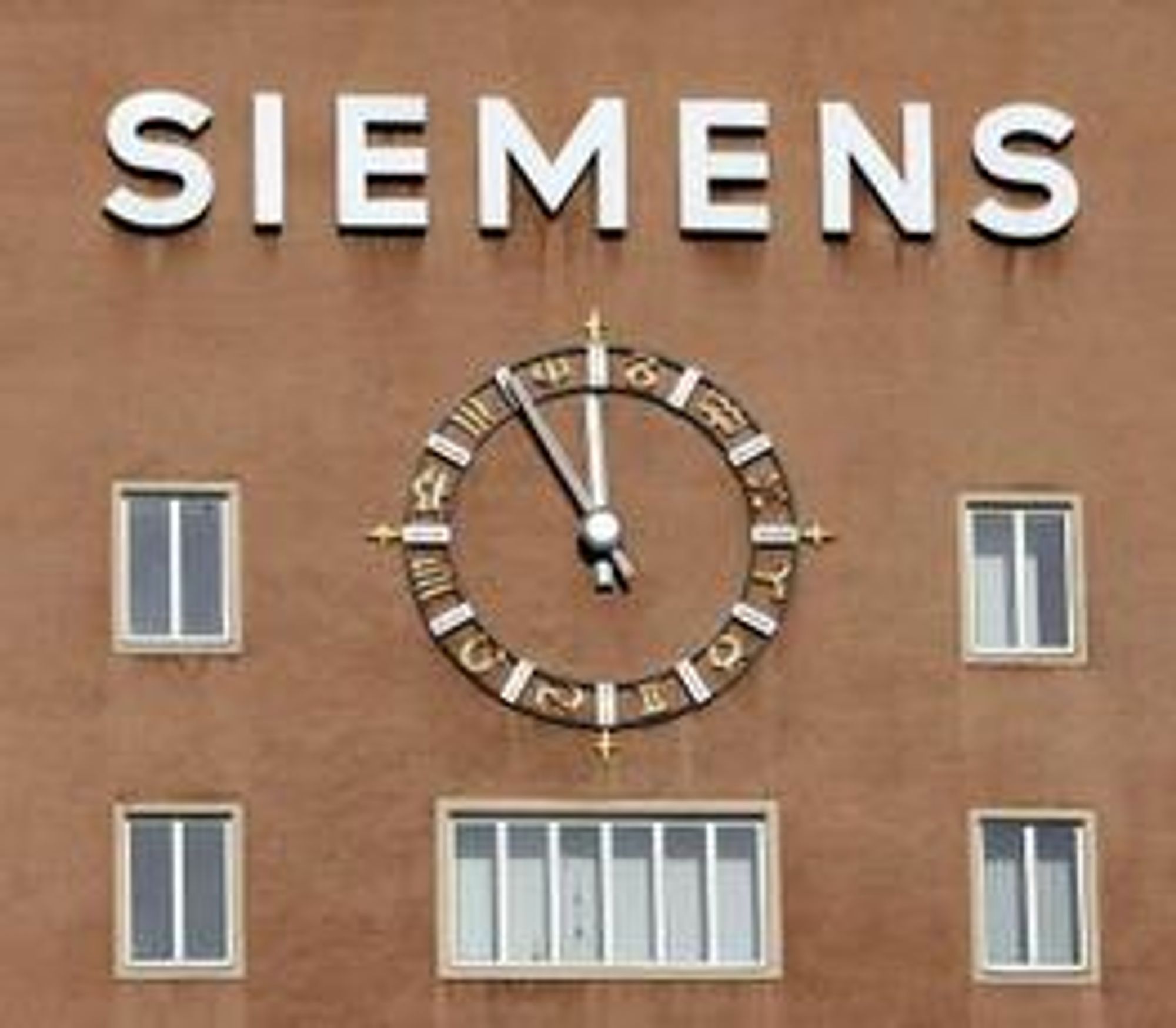 Siemens-topp fengslet