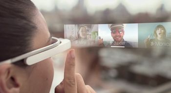 Like farlig å bruke Google Glass som mobilen i bilen